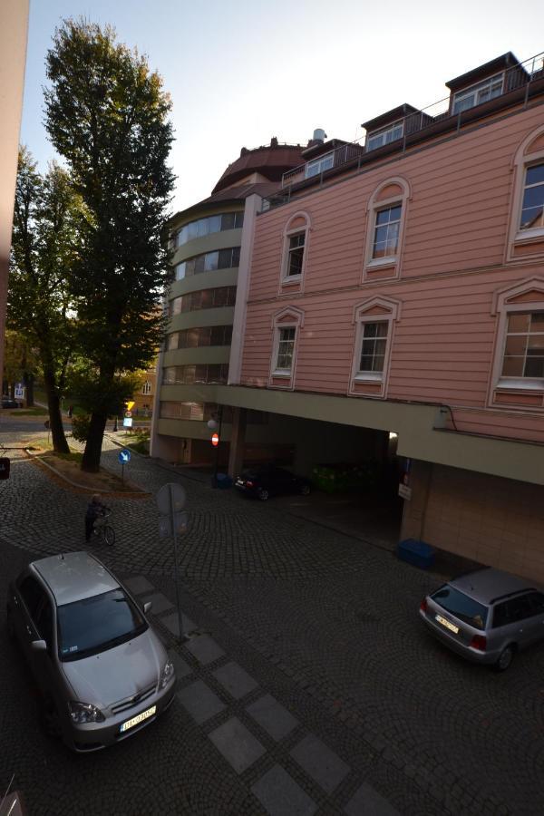 Sleepwell Apartments Legnica Extérieur photo